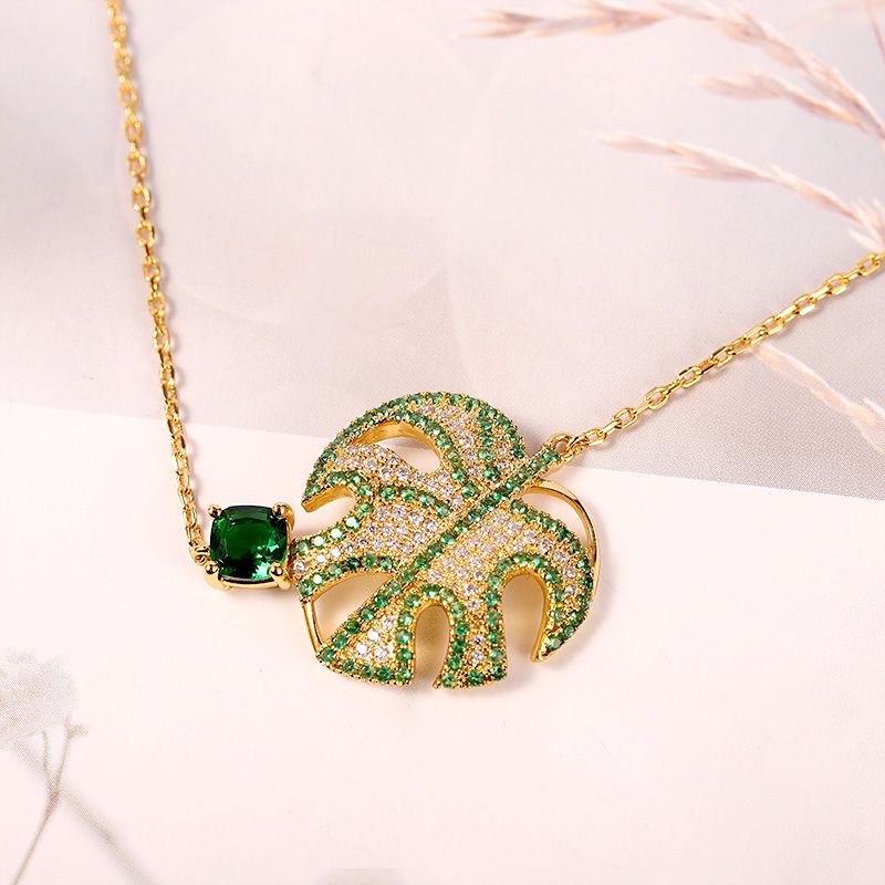 Shiny Leaf Necklace
