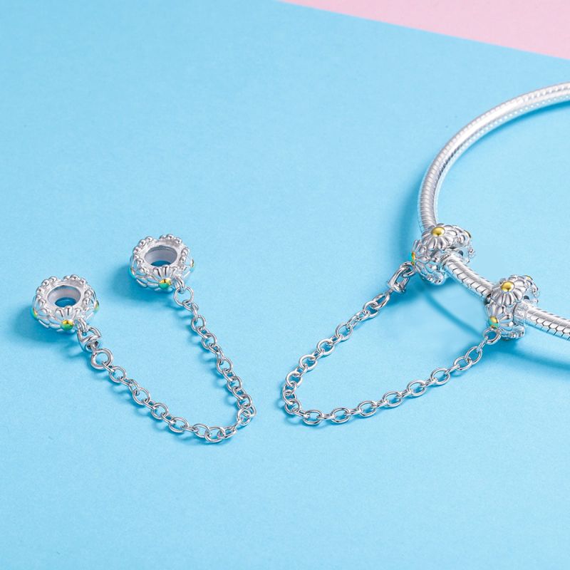 Daisy Wreath Safety Chain