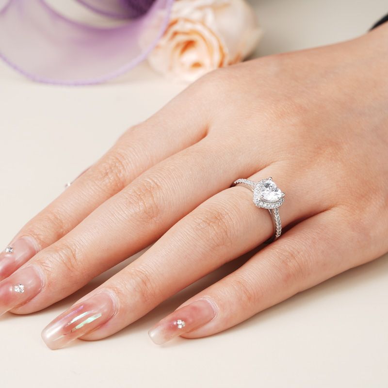 Sparkling Heart Ring
