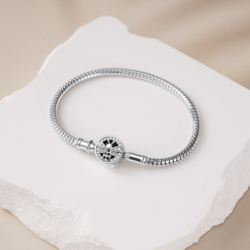 Dancing Bee Basic Bracelet