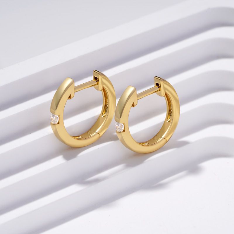 Round Diamond Stud Earrings