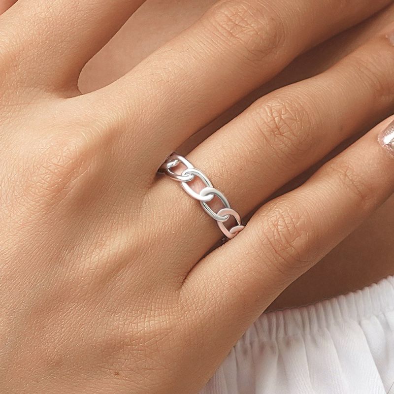 Iconic Twist Ring