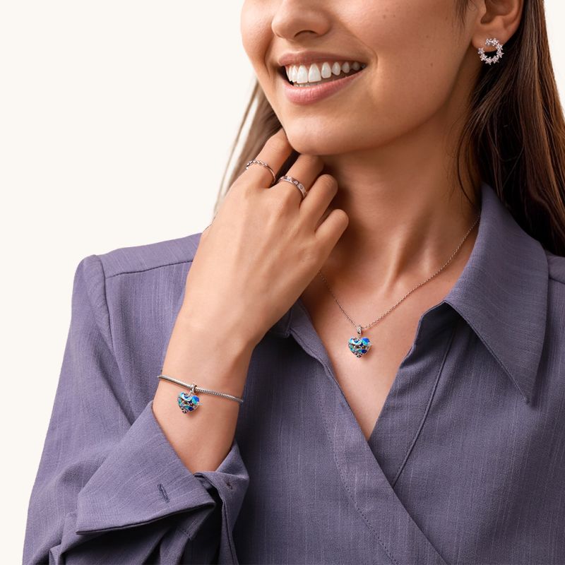 Heart Wireless LED Glow Neptune Pendant