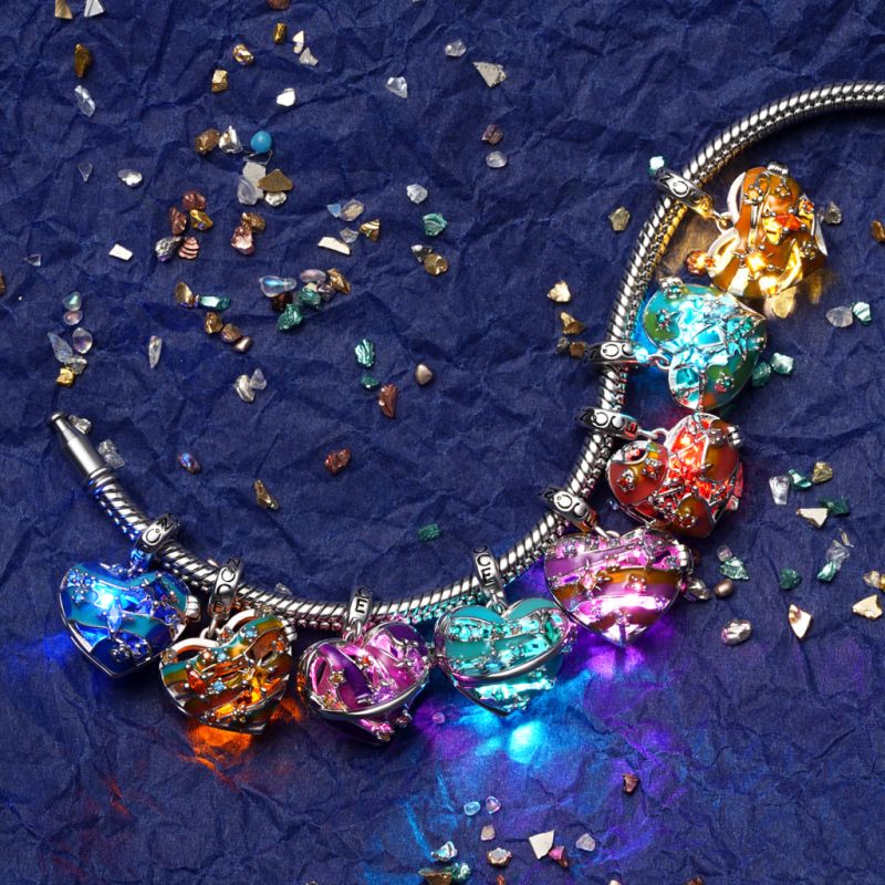 Heart Wireless LED Glow Neptune Pendant