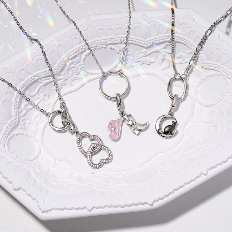 Mobius Strip Interlink Necklace