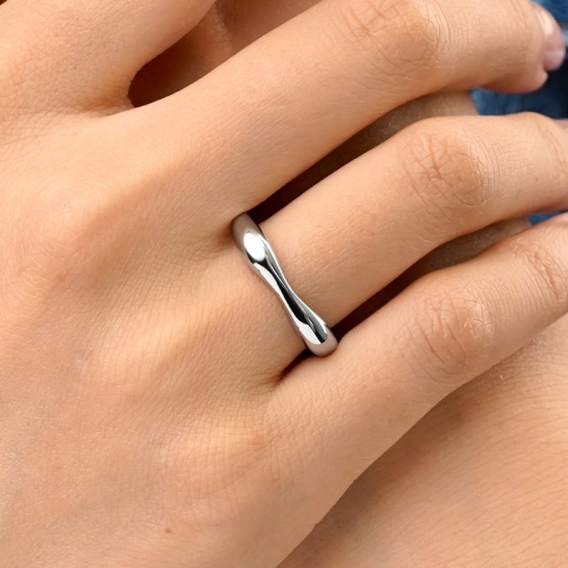 Curved Notched Band Ring
