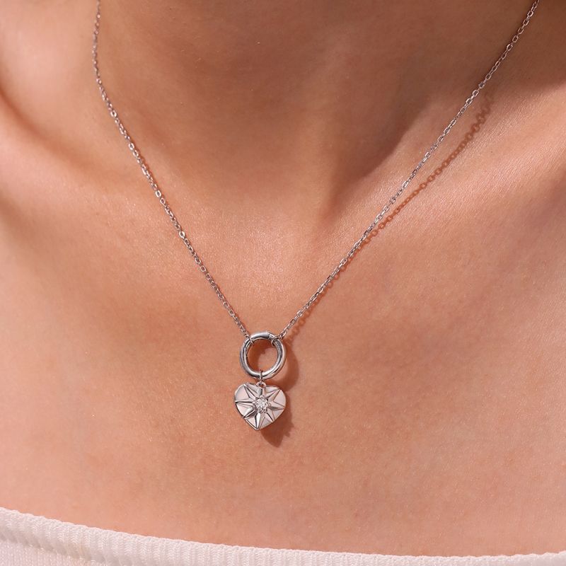 Circle Clasp Heart Necklace