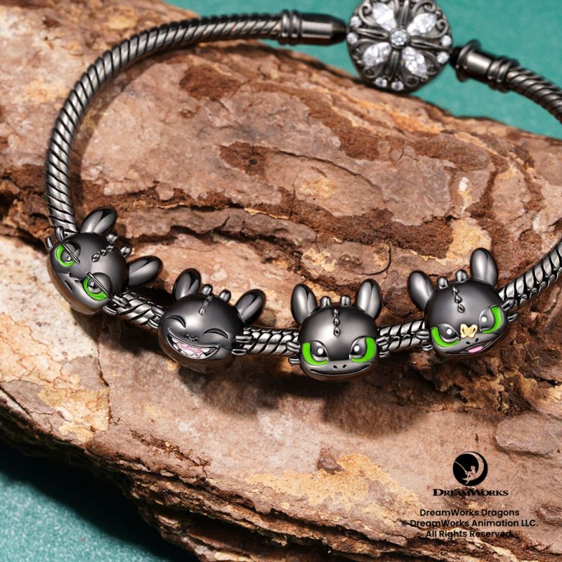 Laughing Toothless Stopper Charm