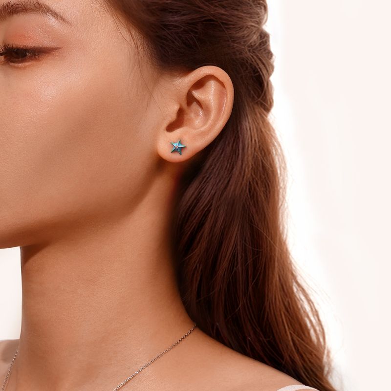 Starfish Threaded Stud Earrings