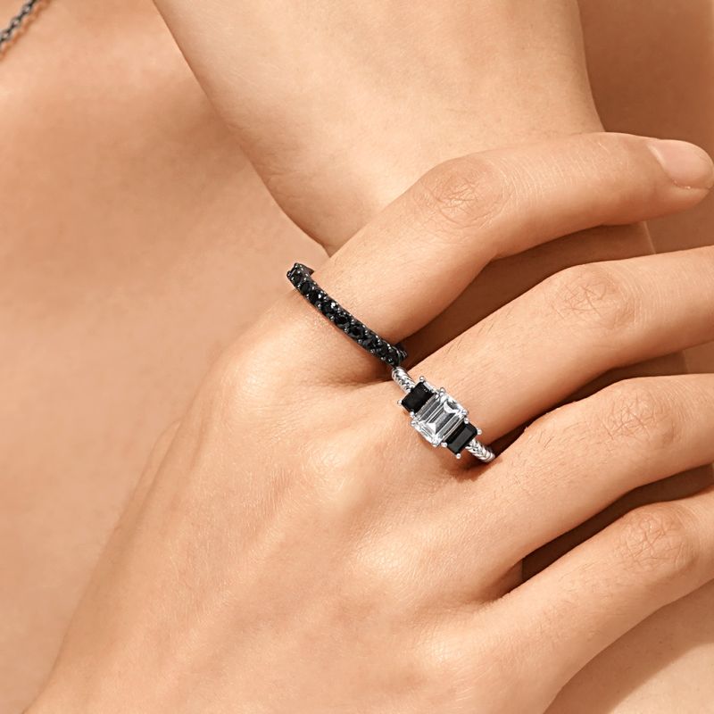 Black Onyx Round-cut Band