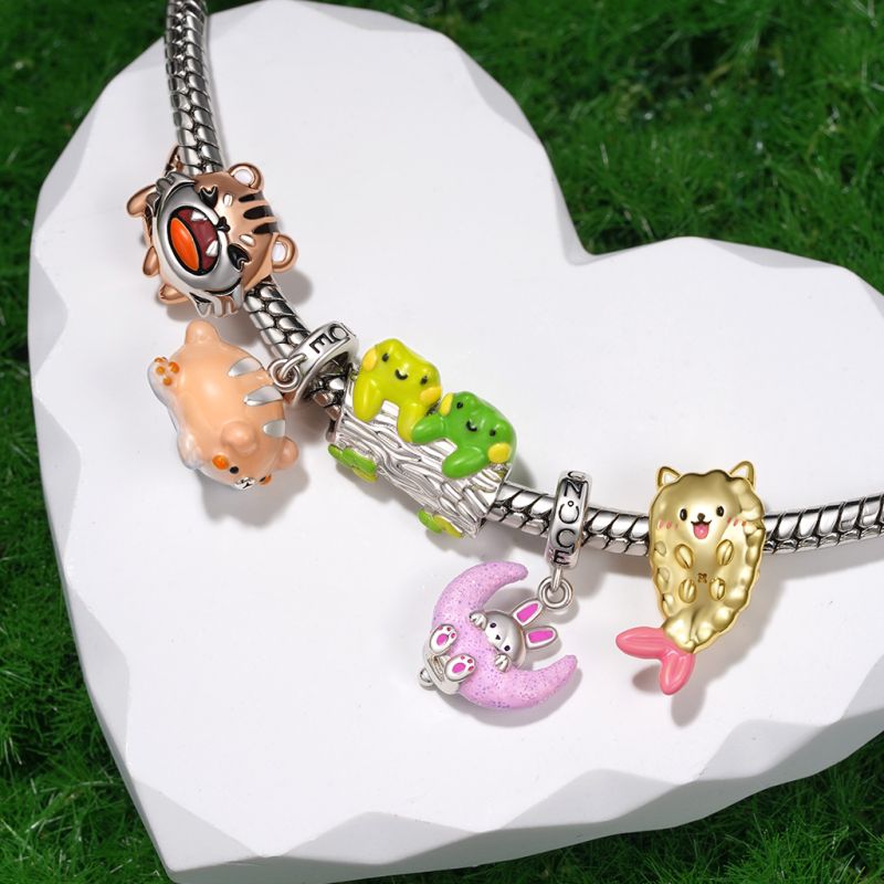 Pupura Charm