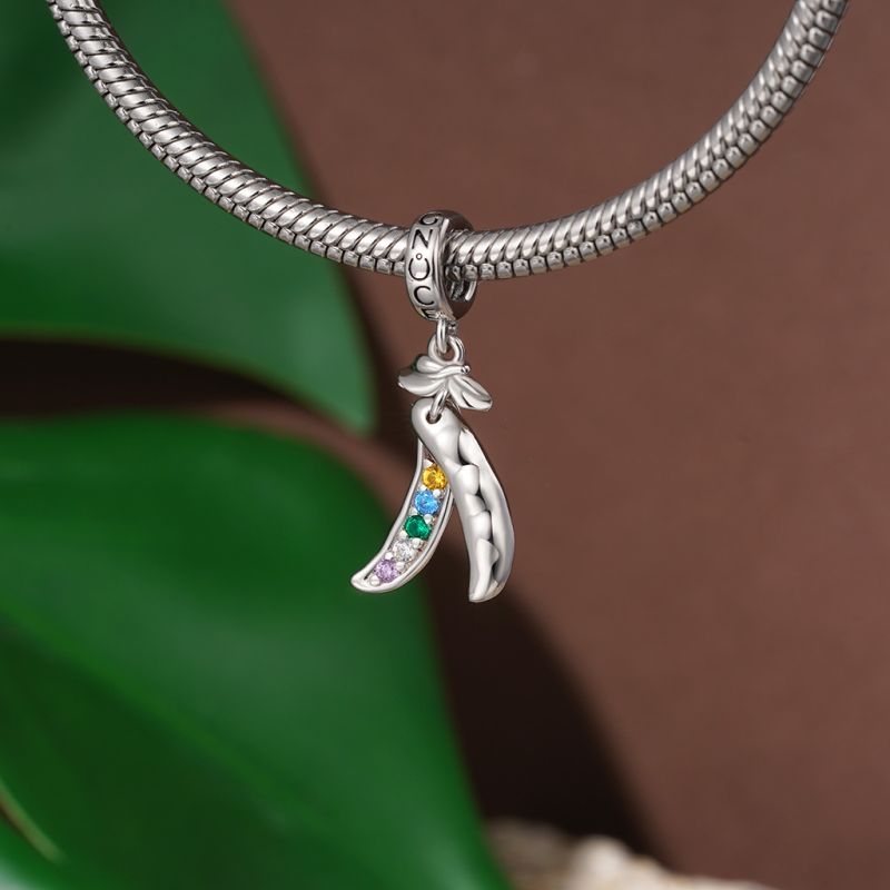 Six Peas in a Pod Pendant