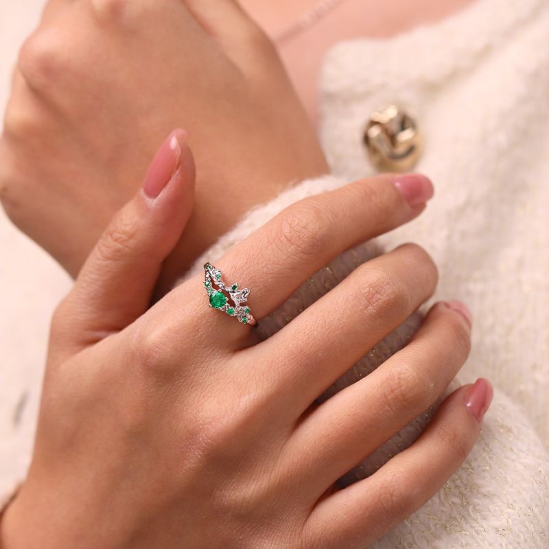 Elegant Moss Green Diamond Ring