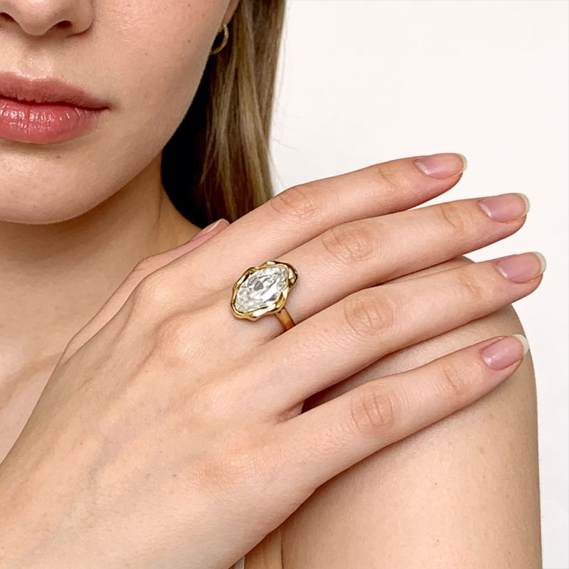 Oval Cut Engagement Ring