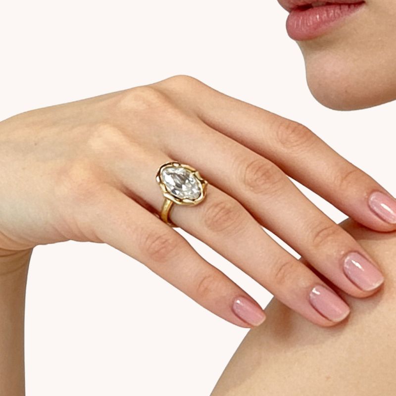 Oval Cut Engagement Ring