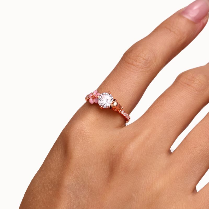 Snoopy Flower Round-Cut Ring