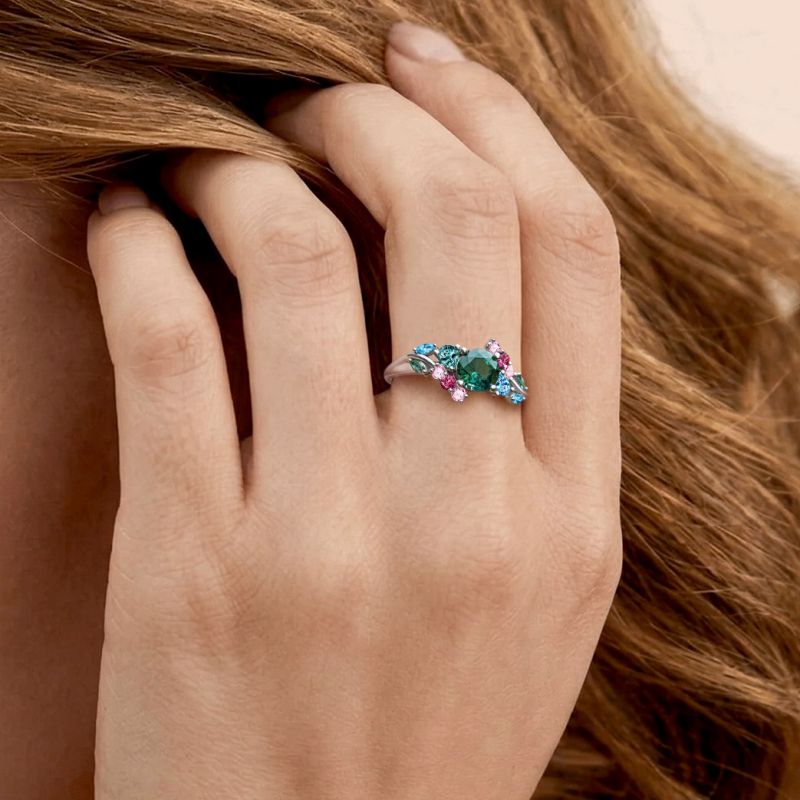 Round- Cut Engagement Ring