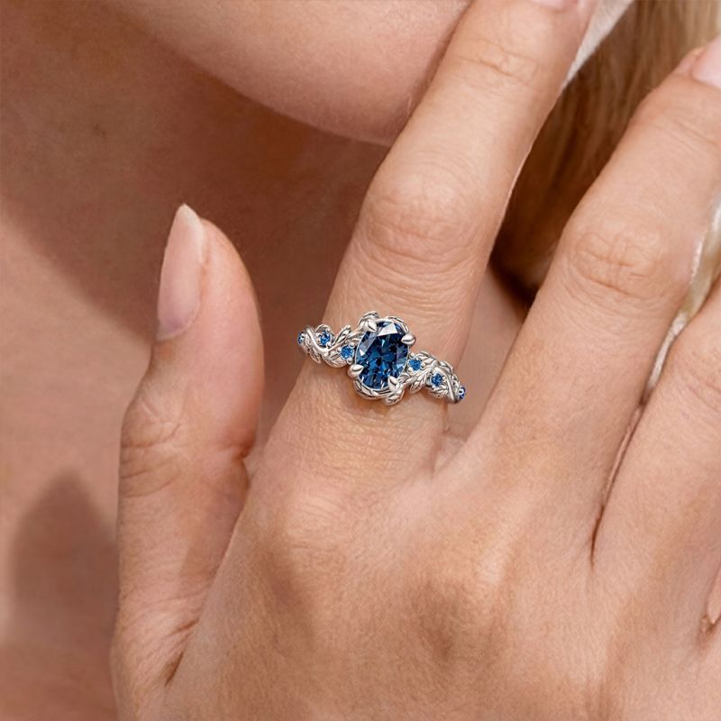 Leaf & Vine Round-cut Ring