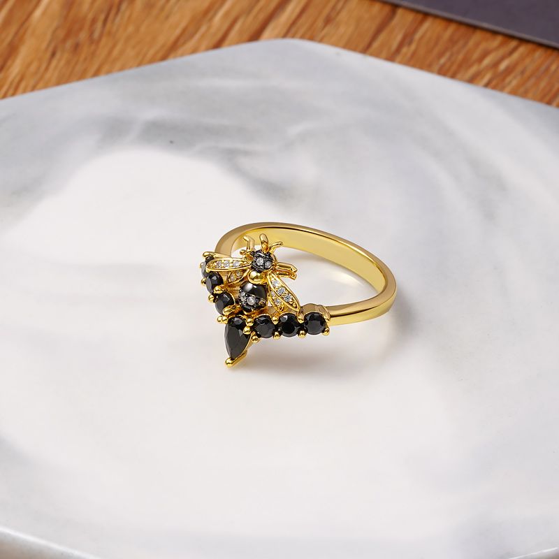 Bee V Ring
