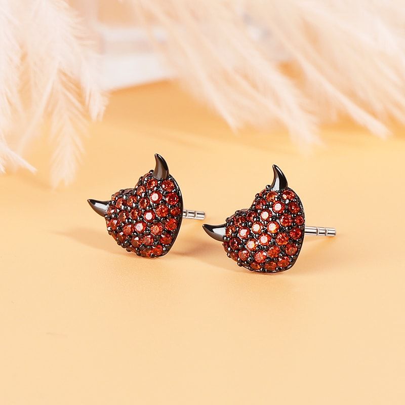 Devils Heart Earstuds